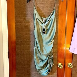 Starlow  dress size L New Olive